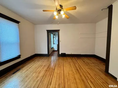 Living - 1038 N 1st St, Springfield, IL 62702 photo 4 of 5