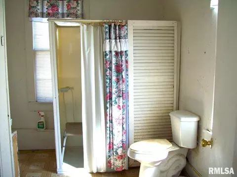 Bath - 511 3rd St, Manchester, IL 62663 photo 1 of 1
