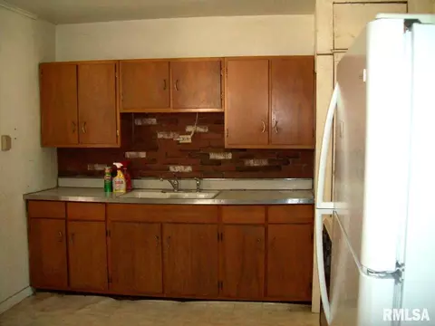 Kitchen - 511 3rd St, Manchester, IL 62663 photo 1 of 1