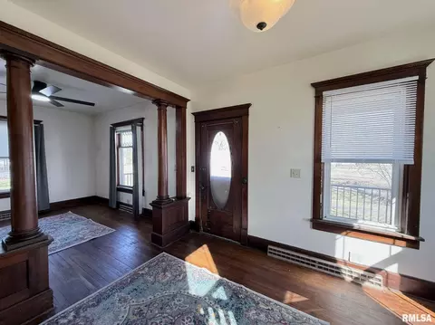 Entry Way - 212 Academy St, Cameron, IL 61423 photo 1 of 5