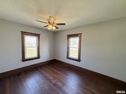 Bedroom - 212 Academy St, Cameron, IL 61423 photo 6 of 13