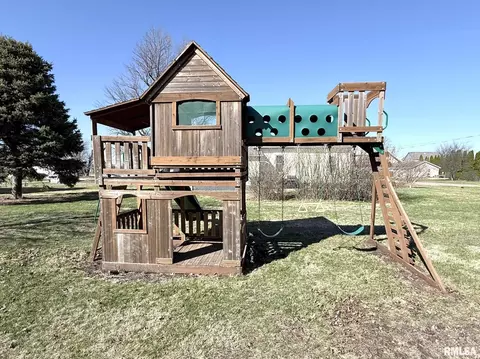 Exterior - 212 Academy St, Cameron, IL 61423 photo 6 of 7
