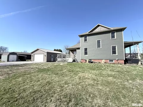 Exterior - 212 Academy St, Cameron, IL 61423 photo 2 of 7