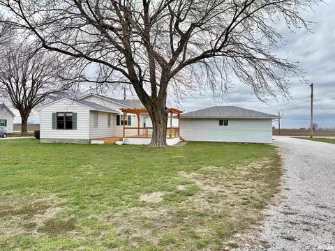 901 E Old 36 Rd, Alexander, IL 62601