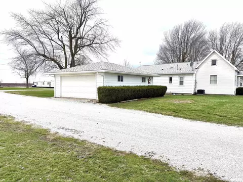 Exterior - 901 E Old 36 Rd, Alexander, IL 62601 photo 12 of 23