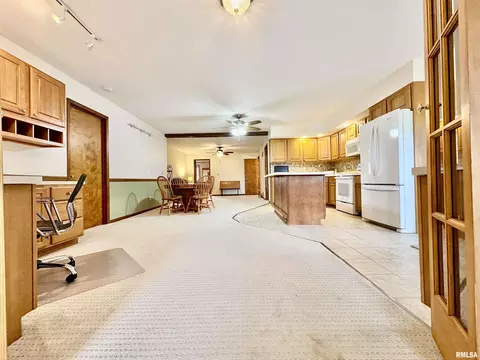Entry Way - 901 E Old 36 Rd, Alexander, IL 62601 photo 3 of 6