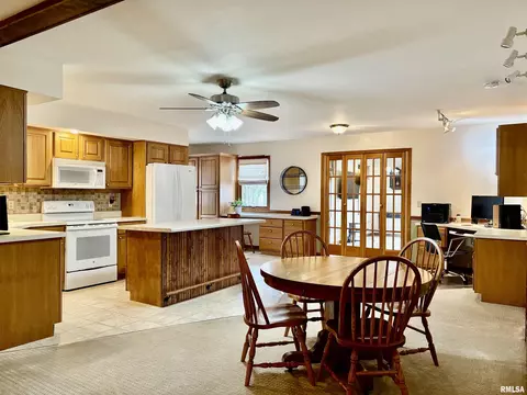 Kitchen - 901 E Old 36 Rd, Alexander, IL 62601 photo 2 of 10