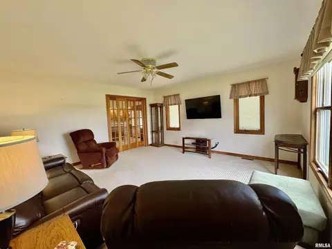 Living - 901 E Old 36 Rd, Alexander, IL 62601 photo 4 of 9