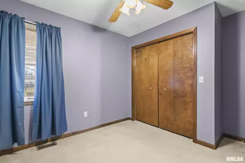 Bedroom - 3005 Sutherland Rd, Springfield, IL 62702 photo 3 of 9
