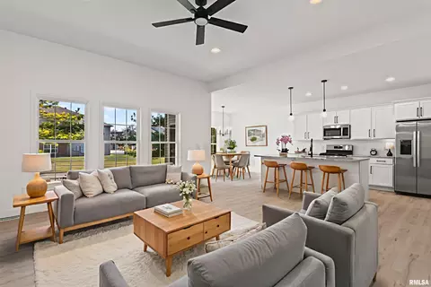 316 Boulder Creek Dr, Chatham, IL 62629