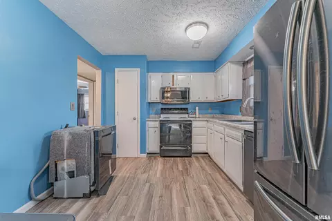 Kitchen - 2900 Taylor Ave, Springfield, IL 62703 photo 1 of 3
