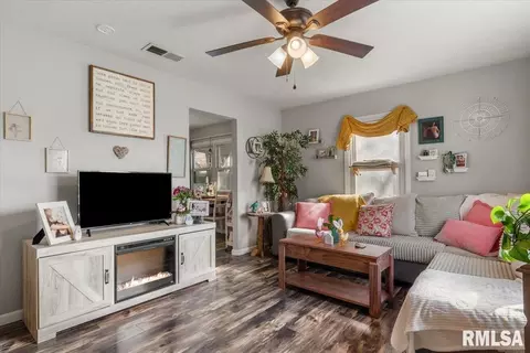 Other - 2277 E Converse Ave, Grandview, IL 62702 photo 3 of 9