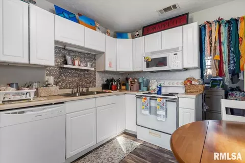 Other - 2277 E Converse Ave, Grandview, IL 62702 photo 7 of 9