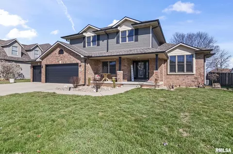 308 Winter Park Dr, Chatham, IL 62629