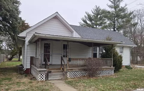 165 W Twyman St, Bushnell, IL 61422