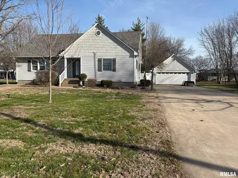 205 Albers St, Golden, IL 62339