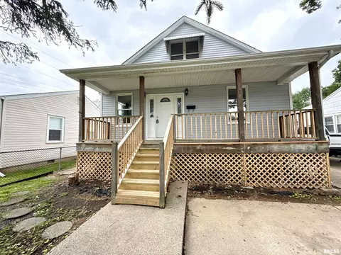 2015 N 19th St, Springfield, IL 62702