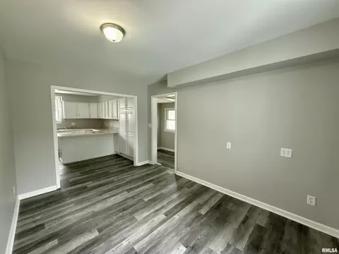 Living - 2015 N 19th St, Springfield, IL 62702 photo 2 of 2