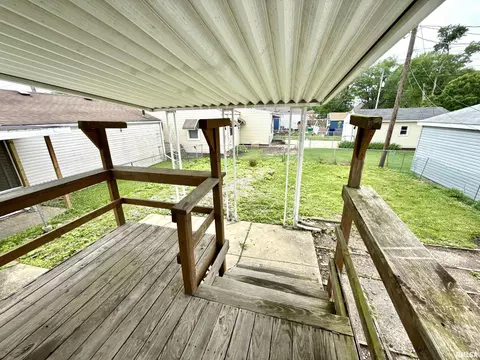 Exterior - 2015 N 19th St, Springfield, IL 62702 photo 2 of 3