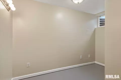 Bedroom - 2806 Haggard Dr, Springfield, IL 62711 photo 8 of 9
