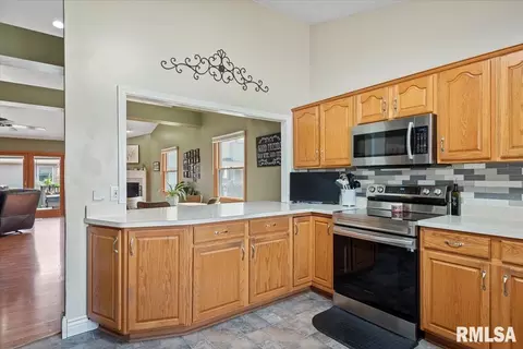 Kitchen - 2806 Haggard Dr, Springfield, IL 62711 photo 2 of 3