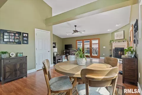 Dining - 2806 Haggard Dr, Springfield, IL 62711 photo 1 of 2