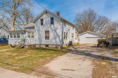 108 S Church St, Green Valley, IL 61534