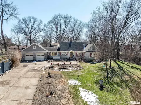 1303 W Adams St, Macomb, IL 61455