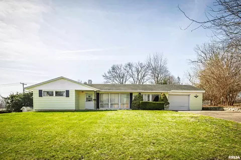 2414 Monroe St, Quincy, IL 62301