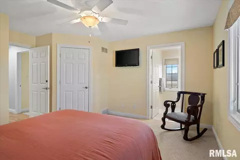 Bedroom - 28360 Quarton Rd, Palmyra, IL 62674 photo 5 of 9