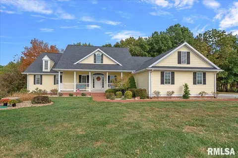 28360 Quarton Rd, Palmyra, IL 62674
