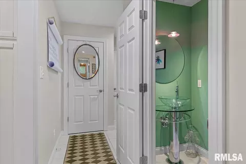 Entry Way - 28360 Quarton Rd, Palmyra, IL 62674 photo 2 of 2