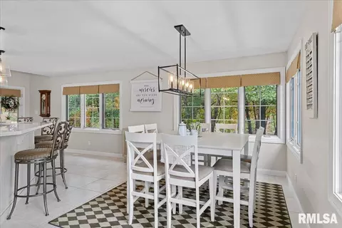 Dining - 28360 Quarton Rd, Palmyra, IL 62674 photo 5 of 6