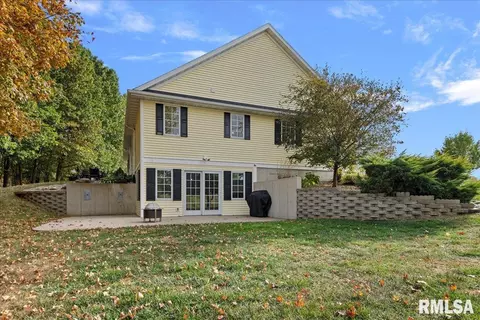 Exterior - 28360 Quarton Rd, Palmyra, IL 62674 photo 3 of 6