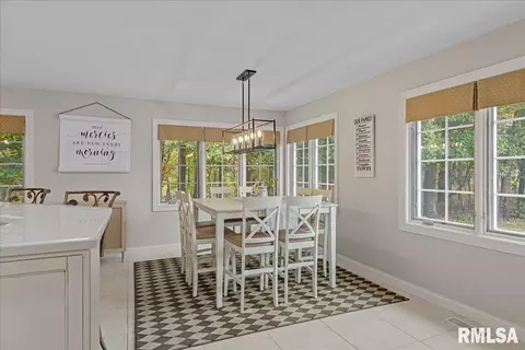 Dining - 28360 Quarton Rd, Palmyra, IL 62674 photo 6 of 6