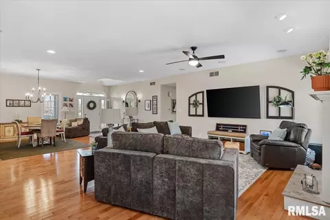 Living - 28360 Quarton Rd, Palmyra, IL 62674 photo 1 of 4