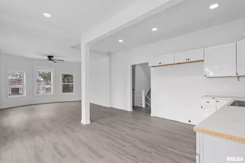 Living - 910 S 2nd St, Springfield, IL 62704 photo 9 of 9
