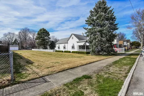 Exterior - 1109 Osburn Ave, Springfield, IL 62702 photo 4 of 6