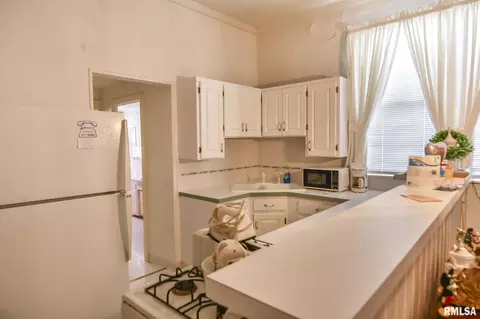 Kitchen - 1109 Osburn Ave, Springfield, IL 62702 photo 1 of 2