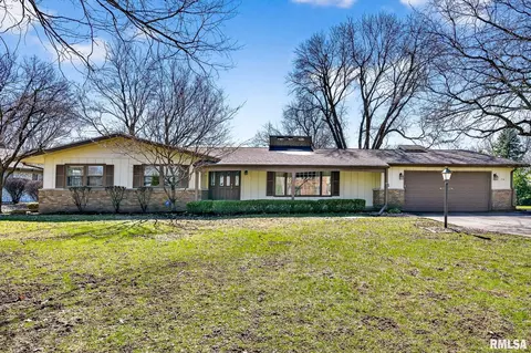 179 Seminole Dr, Galesburg, IL 61401