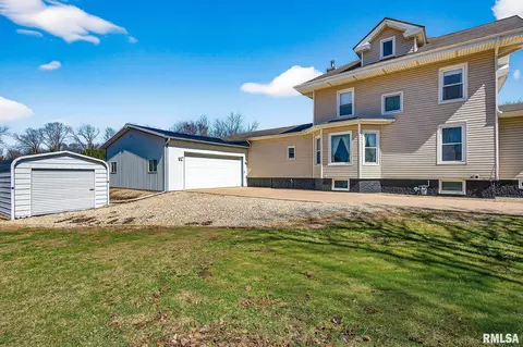 Other - 337 W Chestnut St, Oneida, IL 61467 photo 3 of 19