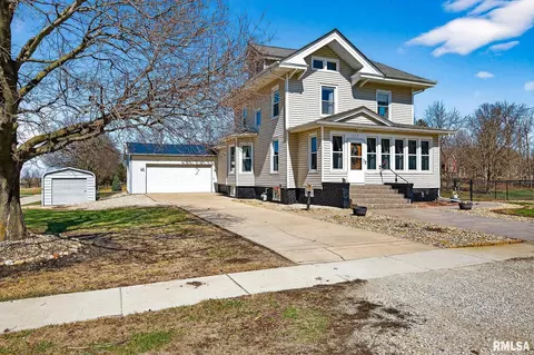 337 W Chestnut St, Oneida, IL 61467