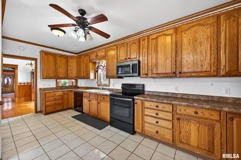Kitchen - 337 W Chestnut St, Oneida, IL 61467 photo 1 of 4