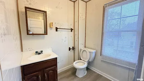 Bath - 1801 S 1st St, Springfield, IL 62704 photo 1 of 2