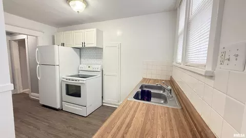Kitchen - 1801 S 1st St, Springfield, IL 62704 photo 1 of 1