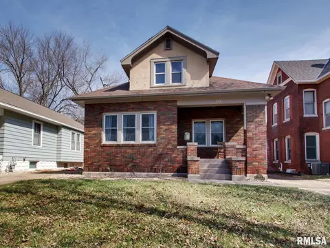 727 S 22nd St, Quincy, IL 62301