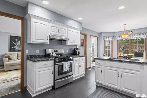 Kitchen - 3924 Old Mill Ln, Springfield, IL 62711 photo 1 of 4