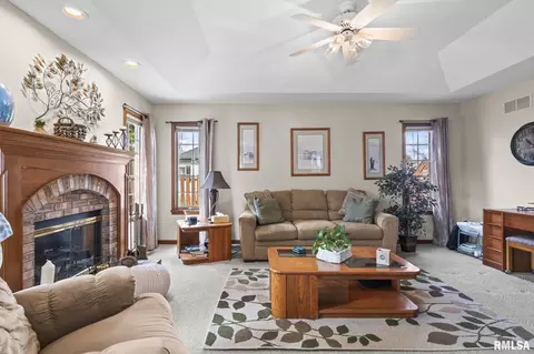 Living - 3924 Old Mill Ln, Springfield, IL 62711 photo 1 of 5