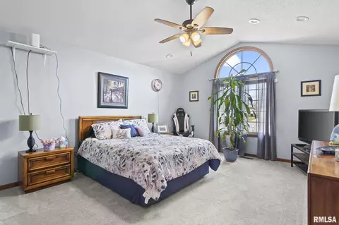 Bedroom - 3924 Old Mill Ln, Springfield, IL 62711 photo 7 of 9