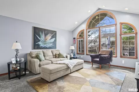 Living - 3924 Old Mill Ln, Springfield, IL 62711 photo 5 of 5